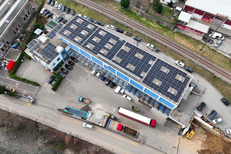 Bau einer Photovoltaikanlage Bedano